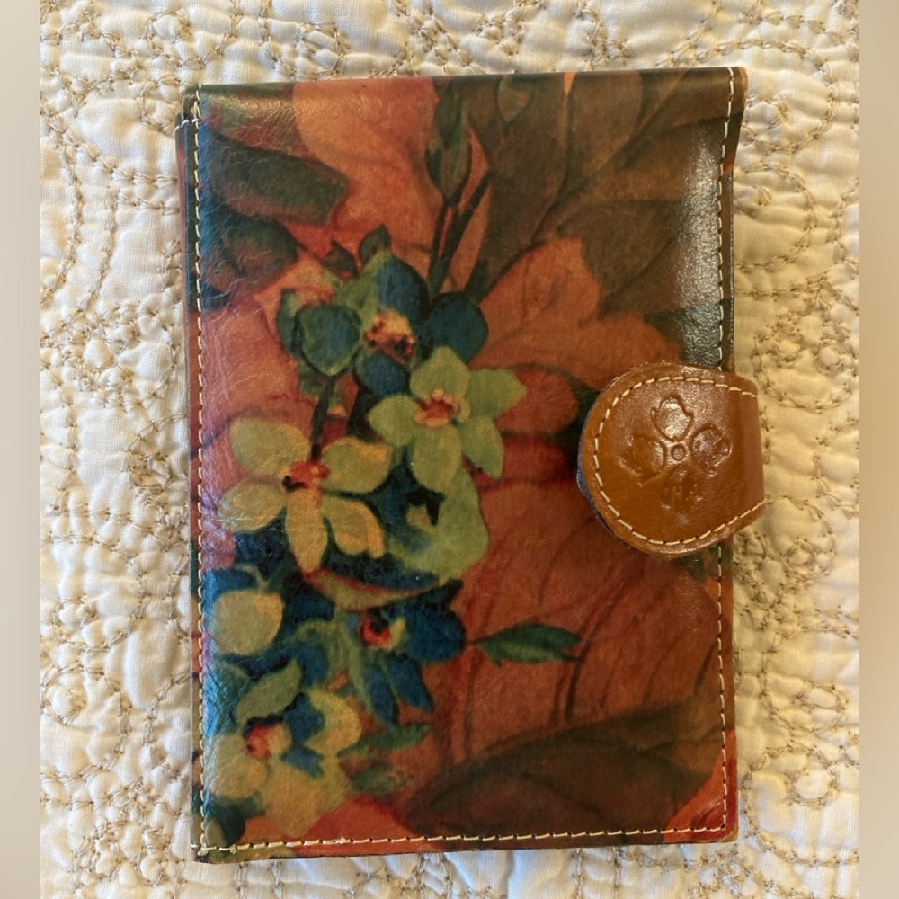 Patricia Nash Passport Holder